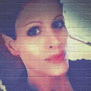 Meet your Posher, Tee